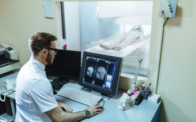Prevenția bolii Alzheimer prin abordări integrative – combinații de intervenții neurologice și abordări de stil de viață pentru protejarea memoriei